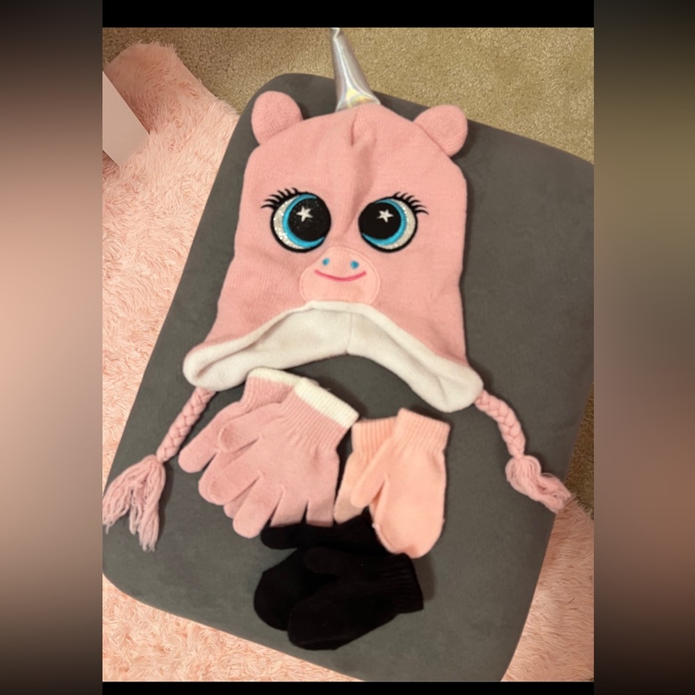 Toddler winter hat and gloves